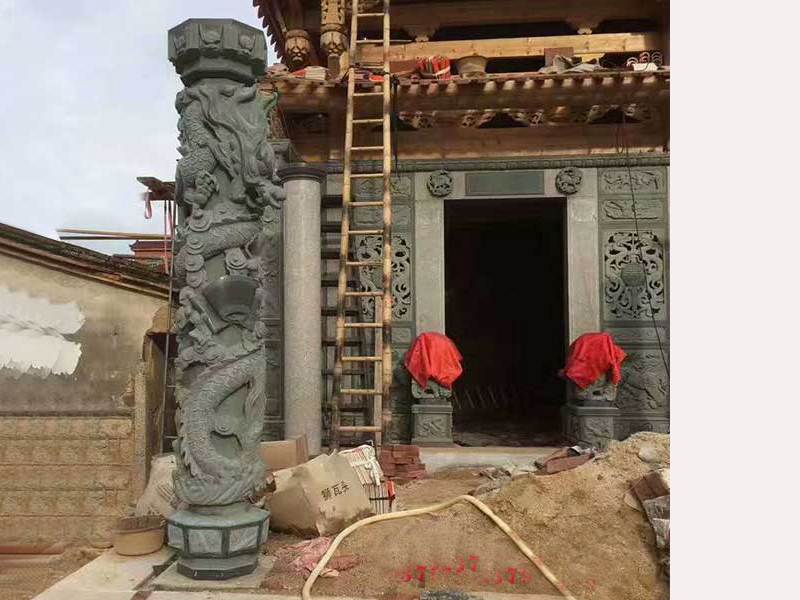 石龍柱