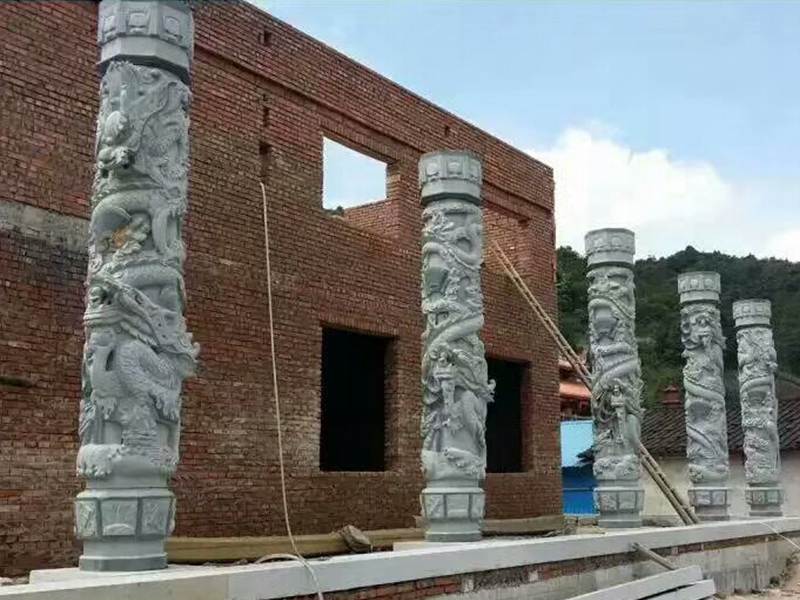 青石龍柱